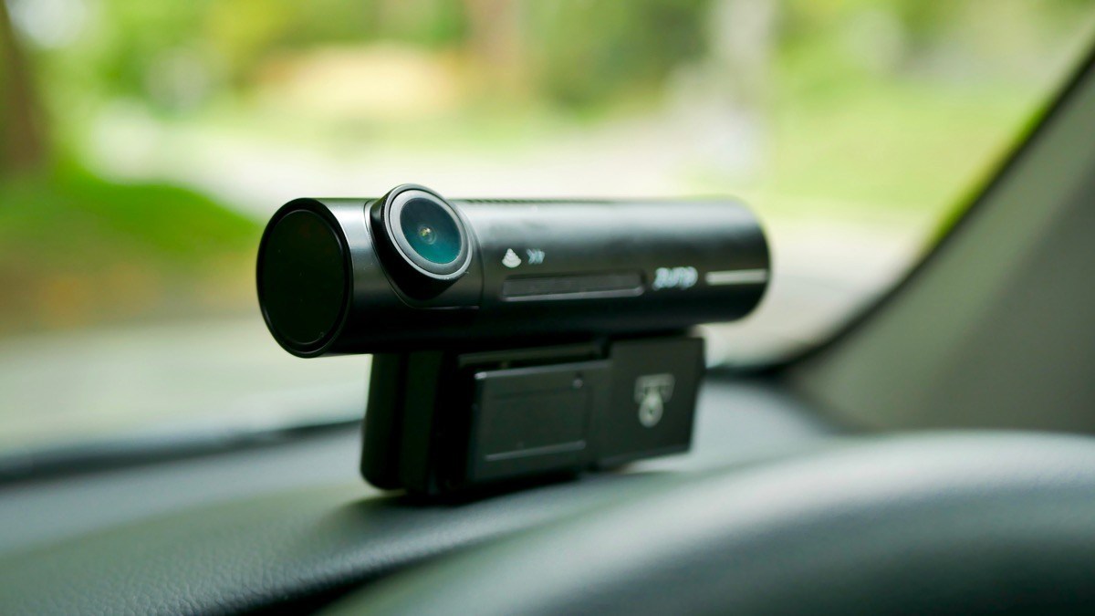 dashcam on vehicle